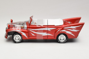 Ford De Luxe Cabriolet Greased Lightning Rouge Joyride 1:18 33544 Métal Moulé — image 3 sur 5