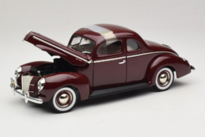 Ford Deluxe Coupe Rouge Foncé ERTL 1:18 7936 Métal Moulé — image 2 sur 7