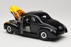 Ford Deluxe Hot Rod Noir Universal Hobbies 1:18 6002 Métal Moulé — image 5 sur 8