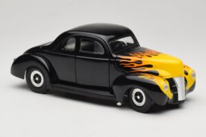 Ford Deluxe Hot Rod Noir Universal Hobbies 1:18 6002 Métal Moulé — image 6 sur 8