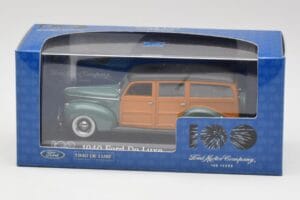 Ford Deluxe Woody Forest Vert Minichamps 1:43 FORD20002 Métal Moulé — image 4 sur 4