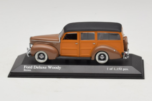 Ford DeLuxe Woody Break Brun Minichamps 1:43 400082111 Métal Moulé