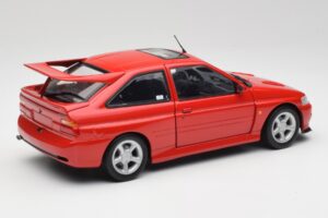 Ford Escort RS Cosworth Radiant Rouge Minichamps 1:18 150089021 Métal Moulé — image 3 sur 8