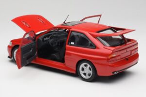 Ford Escort RS Cosworth Radiant Rouge Minichamps 1:18 150089021 Métal Moulé — image 5 sur 8