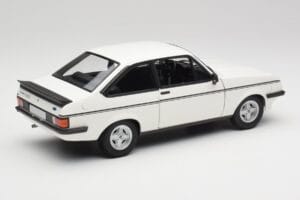 Ford Escort Mk2 RS 2000 LHD Blanc Minichamps 1:18 150084300 Métal Moulé — image 3 sur 8