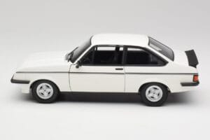 Ford Escort Mk2 RS 2000 LHD Blanc Minichamps 1:18 150084300 Métal Moulé — image 4 sur 8