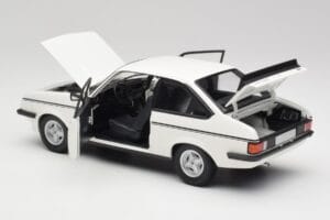 Ford Escort Mk2 RS 2000 LHD Blanc Minichamps 1:18 150084300 Métal Moulé — image 5 sur 8