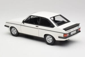 Ford Escort Mk2 RS 2000 LHD Blanc Minichamps 1:18 150084300 Métal Moulé — image 7 sur 8