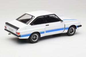 Ford Escort Mk2 RS 2000 X-Pack Diamond Blanc & Bleu Stripe MCG 1:18 MCG18350 Métal Moulé — image 2 sur 6