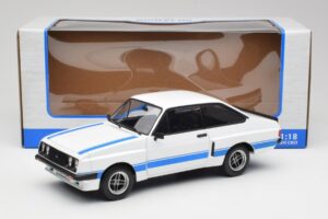 Ford Escort Mk2 RS 2000 X-Pack Diamond Blanc & Bleu Stripe MCG 1:18 MCG18350 Métal Moulé — image 6 sur 6