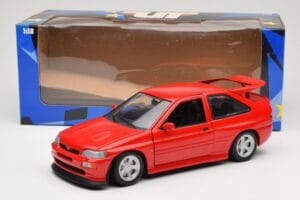 Ford Escort Mk5 RS Cosworth Rouge UT Models 1:18 180082102 Métal Moulé — image 8 sur 8