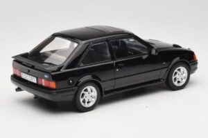 Ford Escort Mk4 RS Turbo S2 Noir MCG 1:18 MCG18546 Métal Moulé — image 2 sur 6