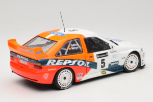 Ford Escort RS Cosworth Repsol #5 C. Sainz / L. Moya RAC Rally 1997 UT Models 1:18 39750 Métal Moulé — image 3 sur 8