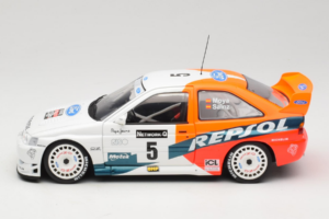 Ford Escort RS Cosworth Repsol #5 C. Sainz / L. Moya RAC Rally 1997 UT Models 1:18 39750 Métal Moulé — image 4 sur 8