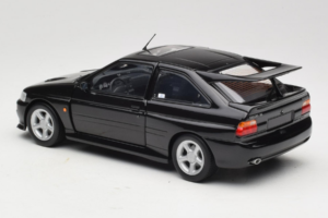Ford Escort RS Cosworth Black Metallic Minichamps 1:18 150089020 Métal Moulé — image 7 sur 8