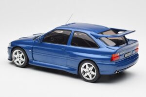 Ford Escort RS Cosworth Bleu IXO 1:18 18CMC180 Métal Moulé — image 5 sur 6