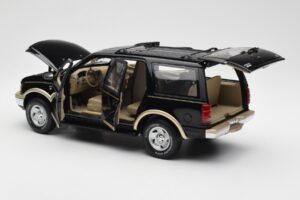 Ford Expedition Eddie Bauer Noir UT Models 1:18 22710 Métal Moulé — image 4 sur 7