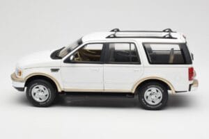 Ford Expedition Eddie Bauer Blanc UT Models 1:18 22712 Métal Moulé — image 4 sur 8