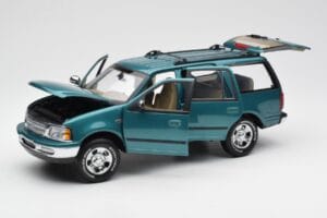 Ford Expedition XLT Vert Métallique UT Models 1:18 22717 Métal Moulé — image 2 sur 8