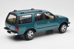 Ford Expedition XLT Vert Métallique UT Models 1:18 22717 Métal Moulé — image 3 sur 8
