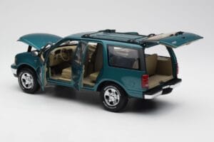 Ford Expedition XLT Vert Métallique UT Models 1:18 22717 Métal Moulé — image 5 sur 8
