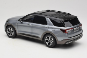 Ford Explorer Gris OEM 1:18 FORD2020 Métal Moulé — image 7 sur 8