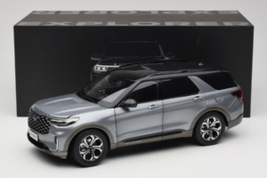 Ford Explorer Gris OEM 1:18 FORD2020 Métal Moulé — image 8 sur 8