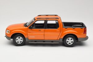 Ford Explorer Sport Trac Orange Maisto 1:18 536891G Métal Moulé — image 4 sur 8