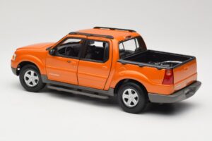 Ford Explorer Sport Trac Orange Maisto 1:18 536891G Métal Moulé — image 7 sur 8