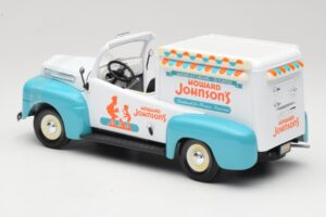 Ford F-1 Howard Johnson's Ice Cream Road Signature 1:18 92229 Métal Moulé — image 5 sur 6