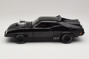 Ford Falcon XB Interceptor Mad Max 2 The Road Warrior AUTOart 1:18 72745 Métal Moulé — image 4 sur 8