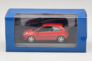 Ford Fiesta Mk5 2-Door Rouge Minichamps 1:43 FIESTA004 Métal Moulé — image 4 sur 4