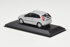 Ford Fiesta Mk5 2-Door Argent Minichamps 1:43 FIESTA003 Métal Moulé — image 3 sur 4