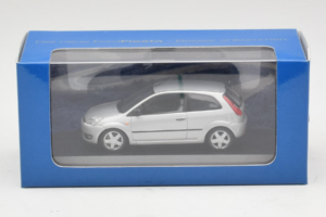 Ford Fiesta Mk5 2-Door Argent Minichamps 1:43 FIESTA003 Métal Moulé — image 4 sur 4