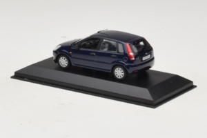 Ford Fiesta Mk5 4-Door Bleu Foncé Minichamps 1:43 FIESTA001 Métal Moulé — image 3 sur 4