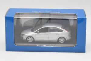 Ford Focus Mk2 Moondust Argent Minichamps 1:43 FOCUS002 Métal Moulé — image 4 sur 4