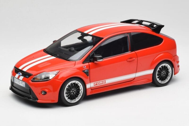 Ford Focus RS LM Classic Edition Race Red 1967 Ford Mk IV Tribute Minichamps 1:18 100080067 Métal Moulé