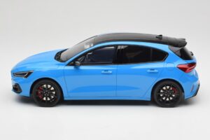 Ford Focus ST Edition Mk4 Azure Blue Otto 1:18 OT1186 Résine — image 3 sur 6