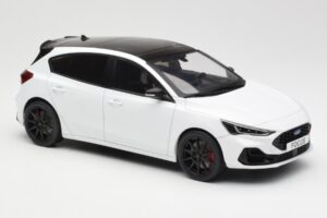 Ford Focus ST Mk4 Frozen Blanc MCG 1:18 MCG18453 Métal Moulé — image 4 sur 6