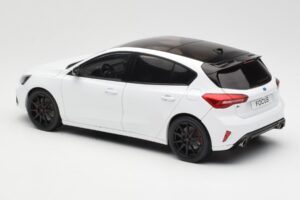 Ford Focus ST Mk4 Frozen Blanc MCG 1:18 MCG18453 Métal Moulé — image 5 sur 6