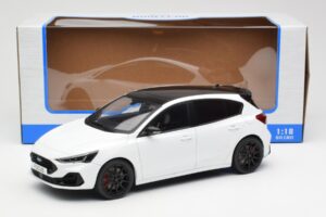 Ford Focus ST Mk4 Frozen Blanc MCG 1:18 MCG18453 Métal Moulé — image 6 sur 6