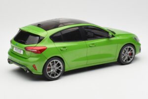 Ford Focus ST Mk4 Vert MCG 1:18 MCG18452 Métal Moulé — image 2 sur 6