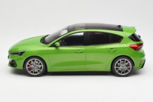 Ford Focus ST Mk4 Vert MCG 1:18 MCG18452 Métal Moulé — image 3 sur 6