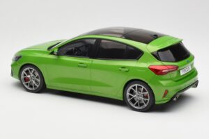 Ford Focus ST Mk4 Vert MCG 1:18 MCG18452 Métal Moulé — image 5 sur 6