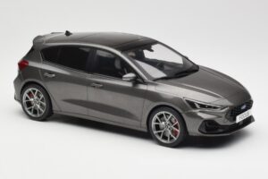 Ford Focus ST Mk4 Gris MCG 1:18 MCG18454 Métal Moulé — image 4 sur 6