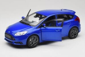 Ford Focus ST Mk2 Blue Metallic Minichamps 1:18 110082001 Métal Moulé — image 2 sur 8