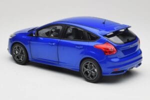 Ford Focus ST Mk2 Blue Metallic Minichamps 1:18 110082001 Métal Moulé — image 7 sur 8