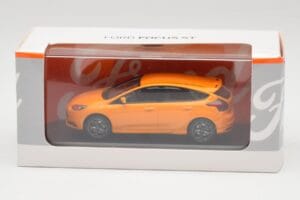 Ford Focus ST Mk3 Tangerine Scream Minichamps 1:43 FOCUS001 Métal Moulé — image 4 sur 4