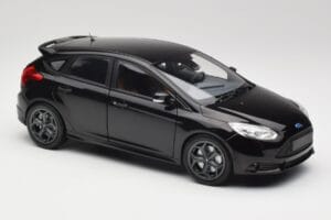 Ford Focus ST Mk2 Panther Black Metallic Minichamps 1:18 110082000 Métal Moulé — image 6 sur 8
