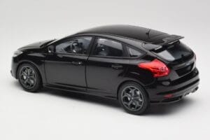 Ford Focus ST Mk2 Panther Black Metallic Minichamps 1:18 110082000 Métal Moulé — image 7 sur 8